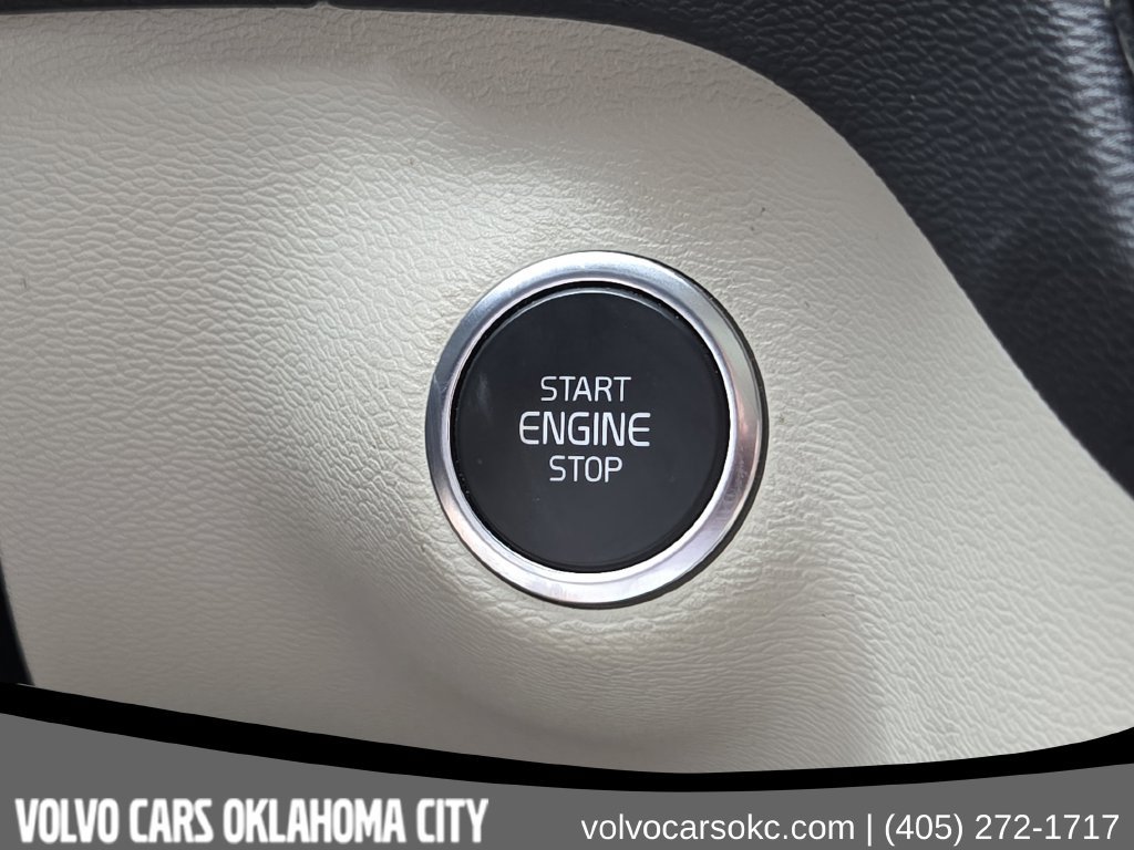 Certified 2023 Volvo XC40 B5 Plus w/ Protection Package Premier AWD/4WD image 22