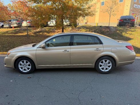 Used 2010 Toyota Avalon XLS image 5
