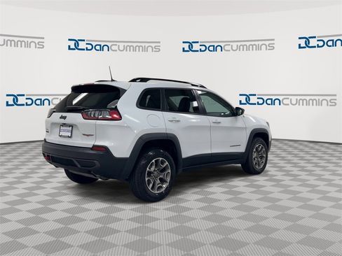 Used 2022 Jeep Cherokee Trailhawk image 8