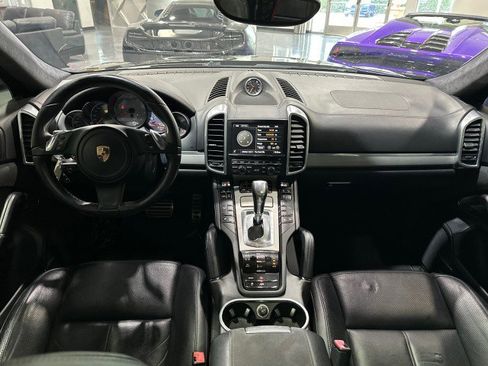 Used 2014 Porsche Cayenne GTS AWD/4WD image 4