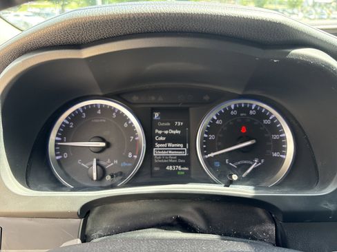 Used 2019 Toyota Highlander XLE FWD image 21