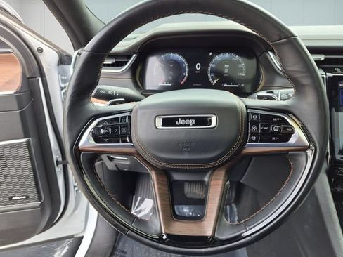 Used 2023 Jeep Grand Cherokee L Summit w/ Advanced Protech Group IV AWD/4WD image 18
