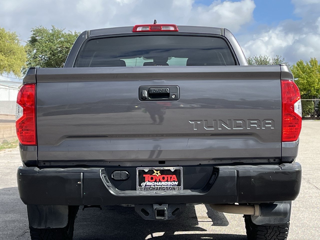 Used 2020 Toyota Tundra SR5 w/ SR5 Leather Package RWD image 5