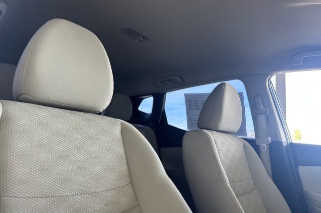 Used 2018 Nissan Rogue Sport SV FWD image 18