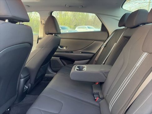 Used 2024 Hyundai Elantra SEL w/ Convenience Package FWD image 25