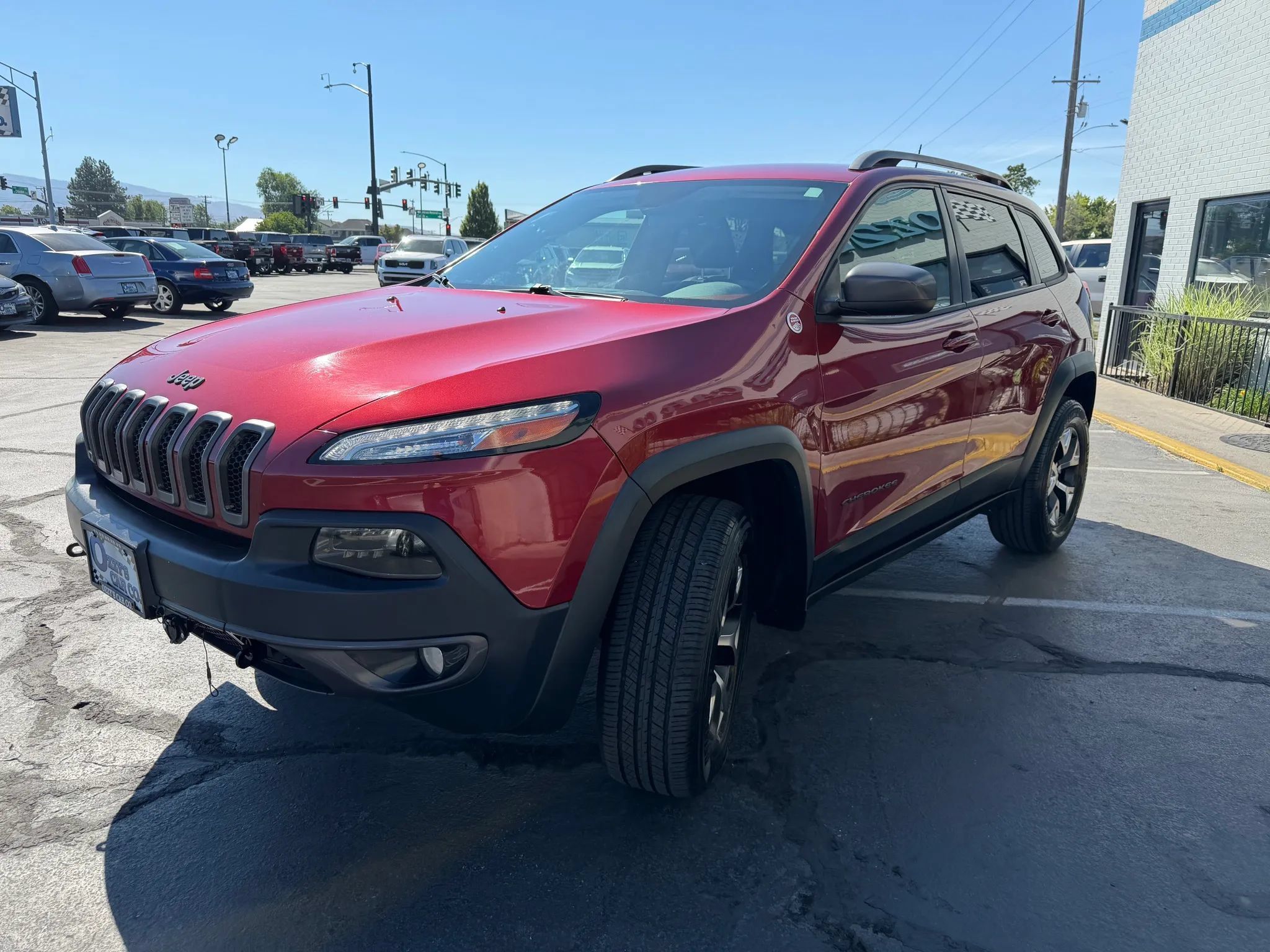 Used 2017 Jeep Cherokee Trailhawk w/ Cold Weather Group AWD/4WD image 3