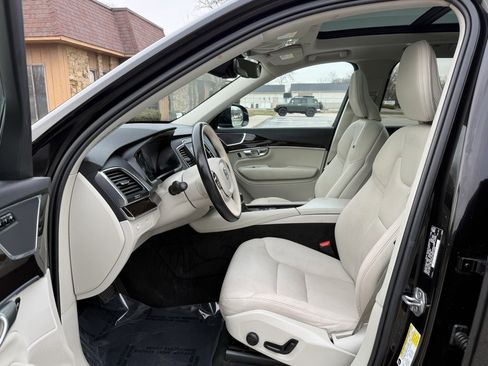 Used 2019 Volvo XC90 T6 Momentum w/ Advanced Package image 11
