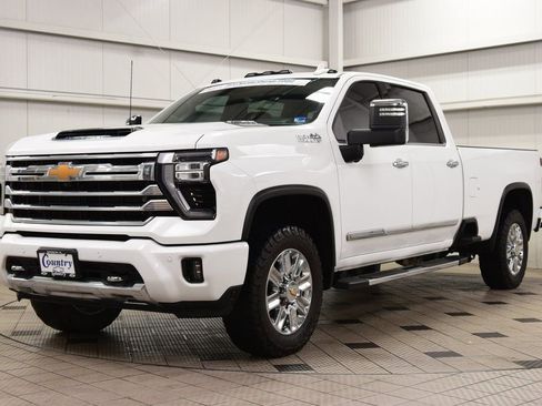 Used 2024 Chevrolet Silverado 3500 High Country w/ Technology Package AWD/4WD image 3