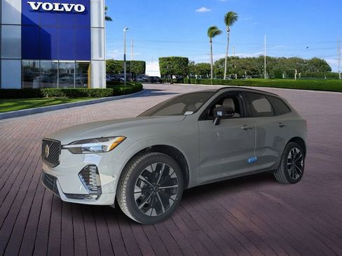 New 2026 Volvo XC60 B5 Plus w/ Protection Package Premier image 4