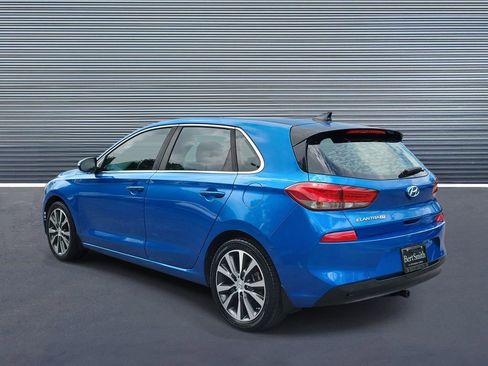 Used 2018 Hyundai Elantra GT w/ Tech Package 03 FWD image 4