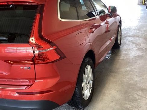 Used 2018 Volvo XC60 T5 Momentum w/ Advanced Package image 13