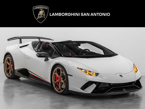 Used 2019 Lamborghini Huracan Performante AWD/4WD image 1