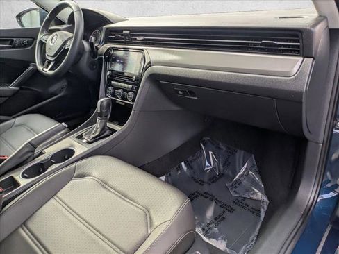 Used 2022 Volkswagen Passat 2.0T SE image 20