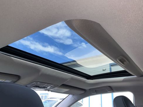 Used 2015 Toyota Highlander XLE image 18