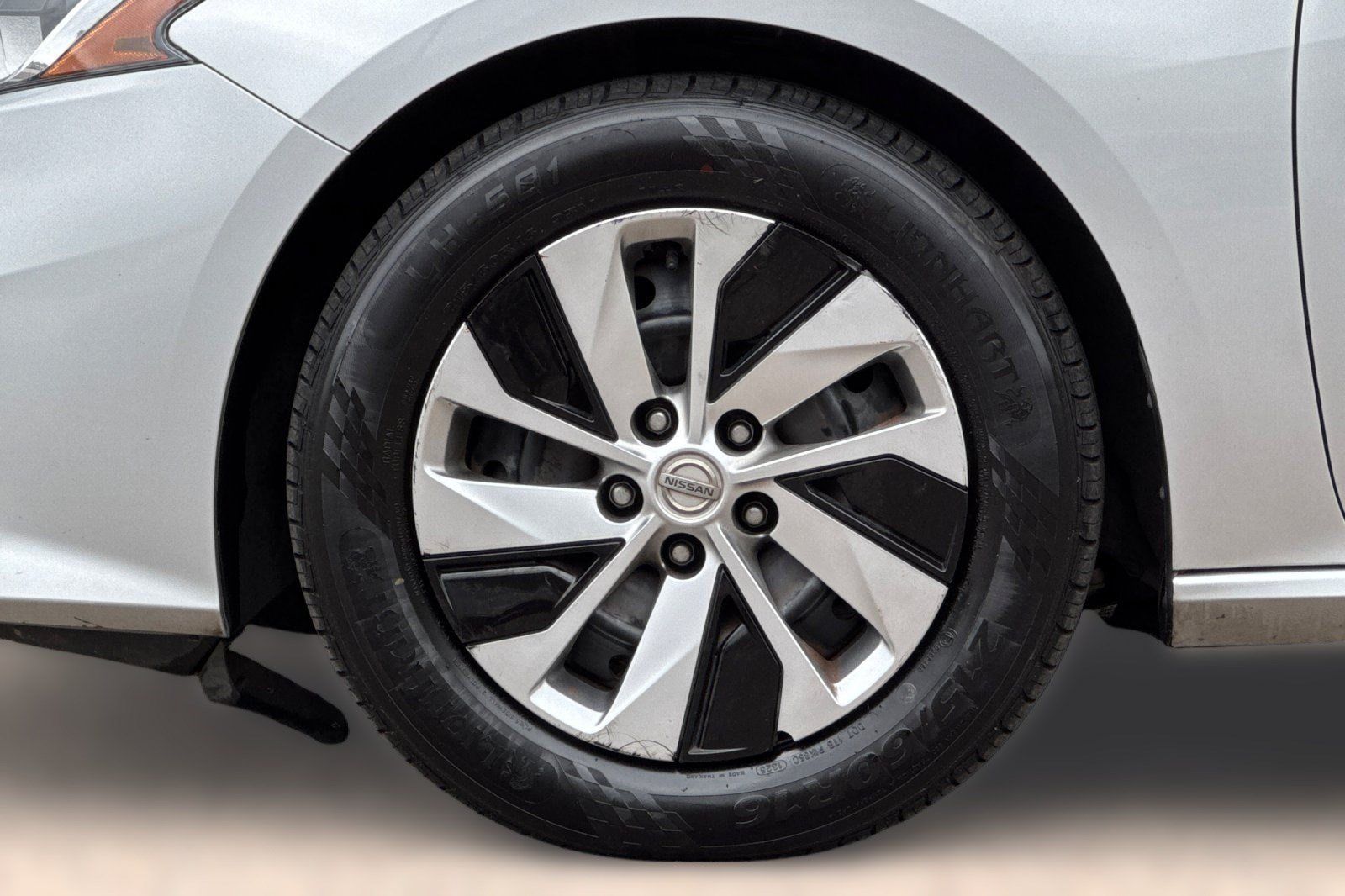 Used 2019 Nissan Altima 2.5 S FWD image 13
