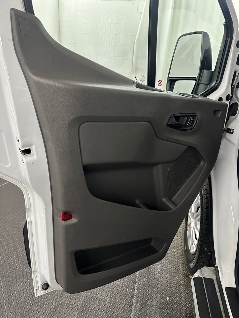 Used 2025 Ford Transit 250 Low Roof w/ Exterior Upgrade Package RWD image 8
