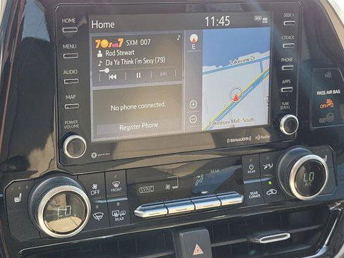 Certified 2021 Toyota Highlander XLE image 19