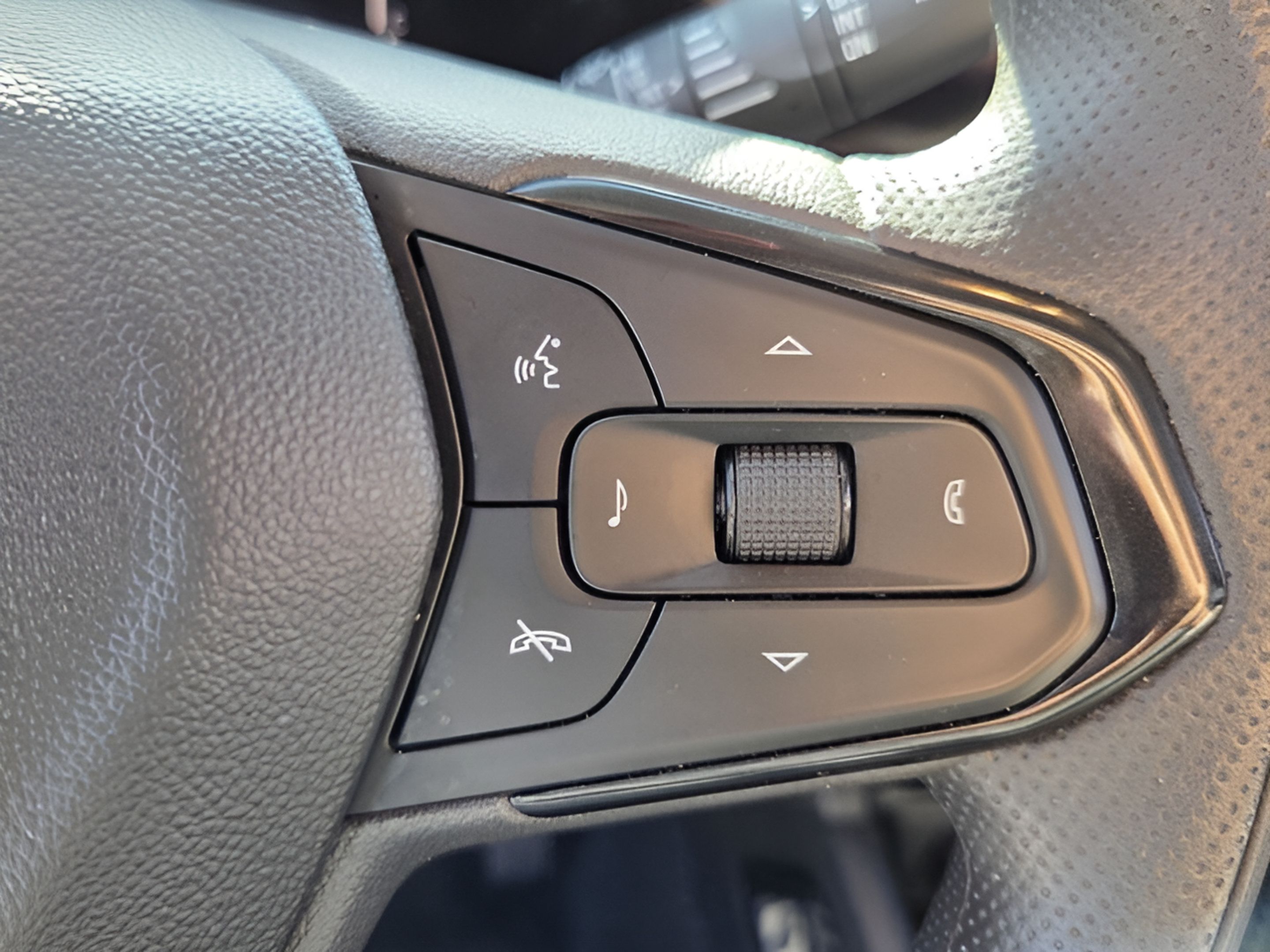 Used 2025 Chevrolet TrailBlazer LT FWD image 25