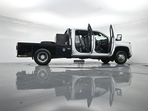 Used 2024 Chevrolet Silverado 3500 W/T image 50