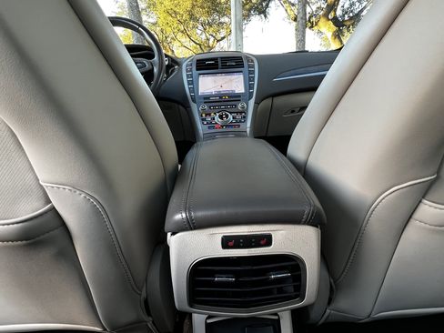 Used 2020 Lincoln MKZ Reserve w/ Luxury Package image 39