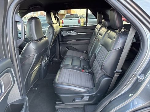Used 2025 Ford Explorer ST-Line w/ Premium Package image 15