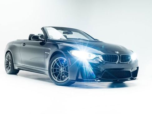 Used 2015 BMW M4 Convertible image 4