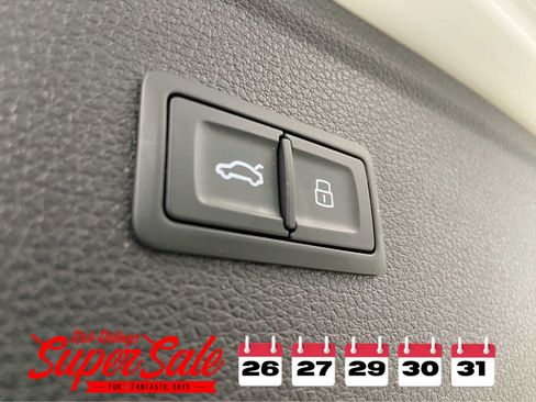 Used 2022 Audi Q5 2.0T Premium image 11