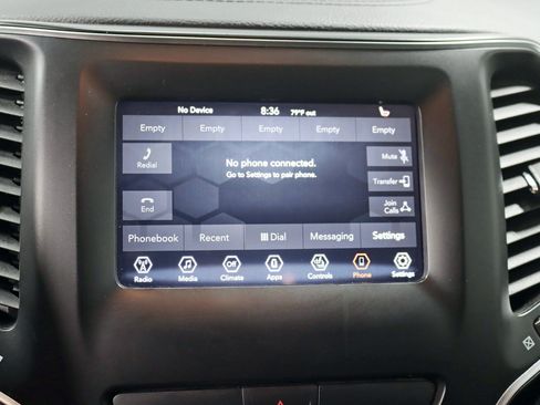 Used 2019 Jeep Cherokee Latitude Plus w/ Cold Weather Group AWD/4WD image 21