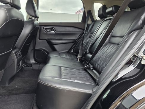 Used 2022 Nissan Rogue Platinum w/ Head-Up Display Package image 24