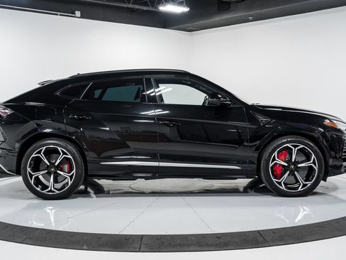 Used 2020 Lamborghini Urus AWD/4WD image 2