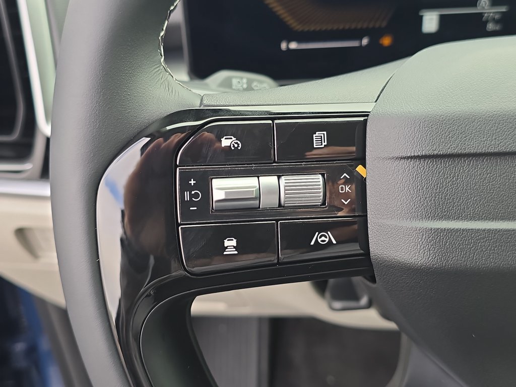 New 2026 Kia Sorento S FWD image 30