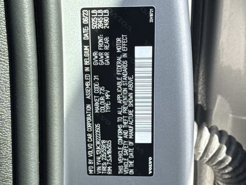 Used 2024 Volvo XC40 B5 Core image 30