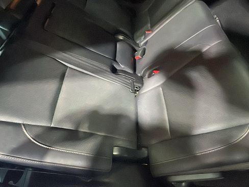 Used 2017 Toyota Highlander Limited AWD/4WD image 18