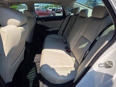 Used 2018 Honda Accord Touring image 18