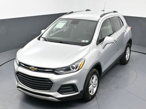 Used 2019 Chevrolet Trax LT w/ LT Convenience Package image 39