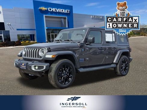 Used 2025 Jeep Wrangler Unlimited Sahara image 1