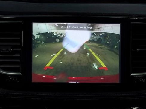 Certified 2025 Chrysler Pacifica Limited FWD image 46