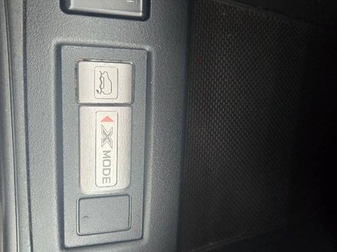 Used 2018 Subaru Forester 2.5i Touring AWD/4WD image 19