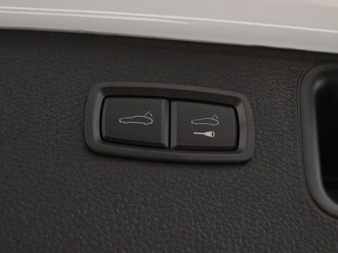 Used 2026 Porsche Macan AWD/4WD image 45