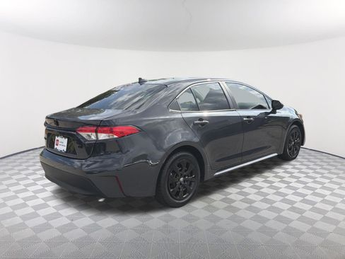 Used 2024 Toyota Corolla LE FWD image 17