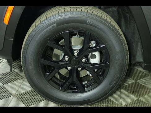New 2026 Jeep Grand Cherokee Altitude AWD/4WD image 12