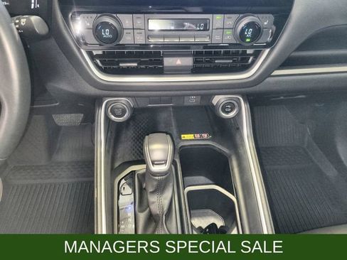 Used 2025 Toyota Grand Highlander AWD image 19