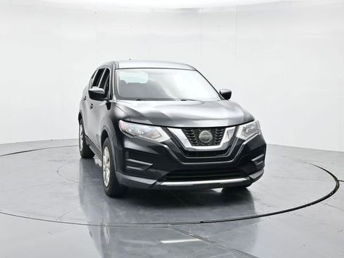 Used 2018 Nissan Rogue S image 4