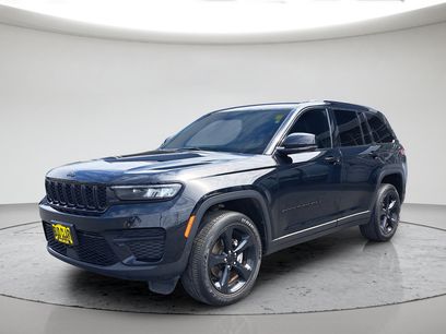 Used 2023 Jeep Grand Cherokee Altitude