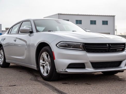 Used 2022 Dodge Charger SXT image 3