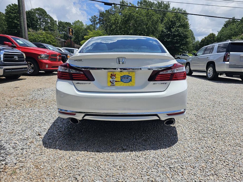 Used 2017 Honda Accord Sport image 10