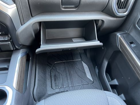 Used 2019 Chevrolet Silverado 1500 RST AWD/4WD image 34