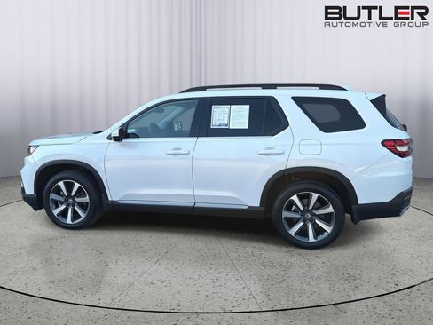Used 2025 Honda Pilot Touring image 3