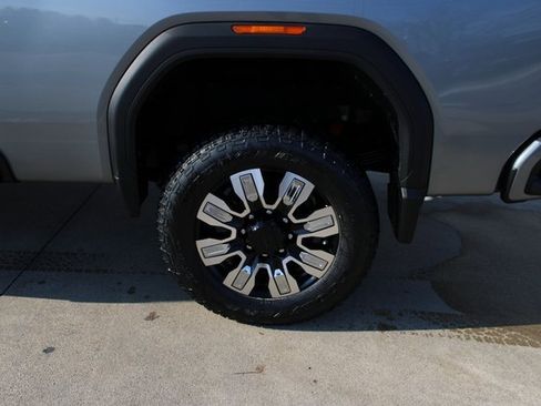 New 2026 GMC Sierra 3500 Denali w/ Denali Reserve Package image 9