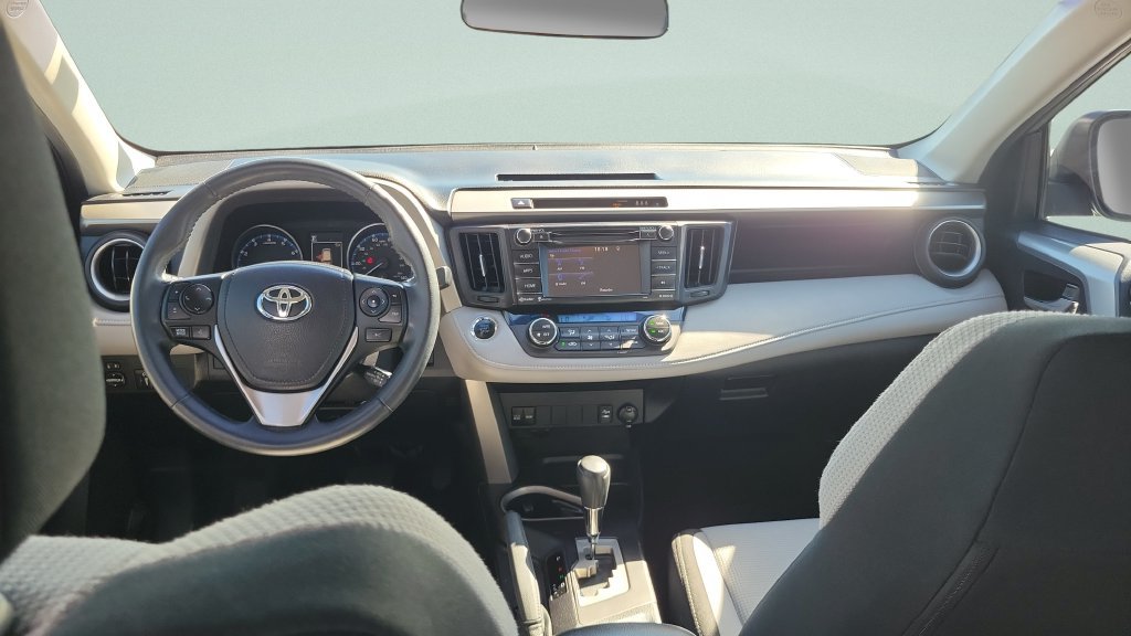 Used 2018 Toyota RAV4 XLE FWD image 10
